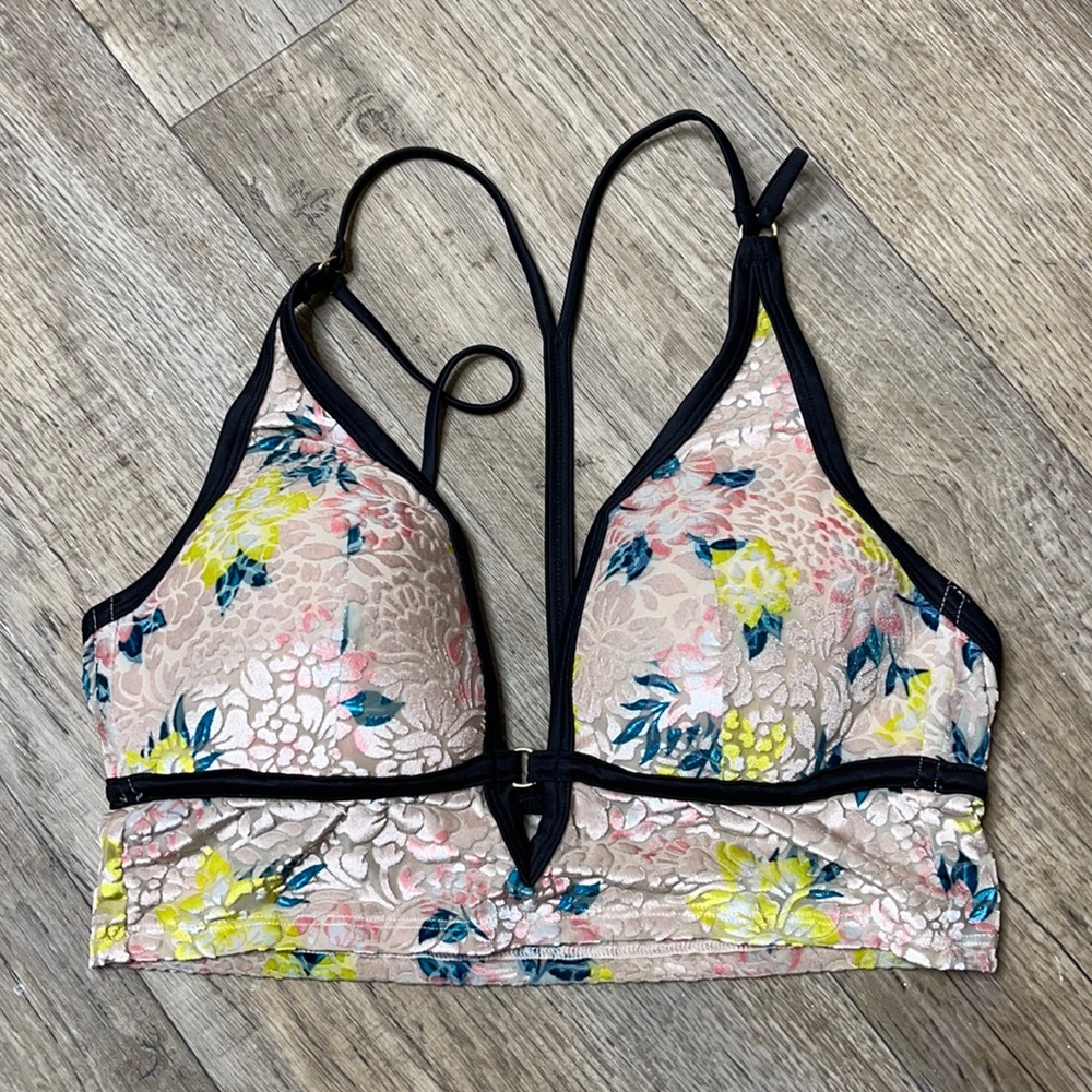 PINK Victoria’s Secret bralette